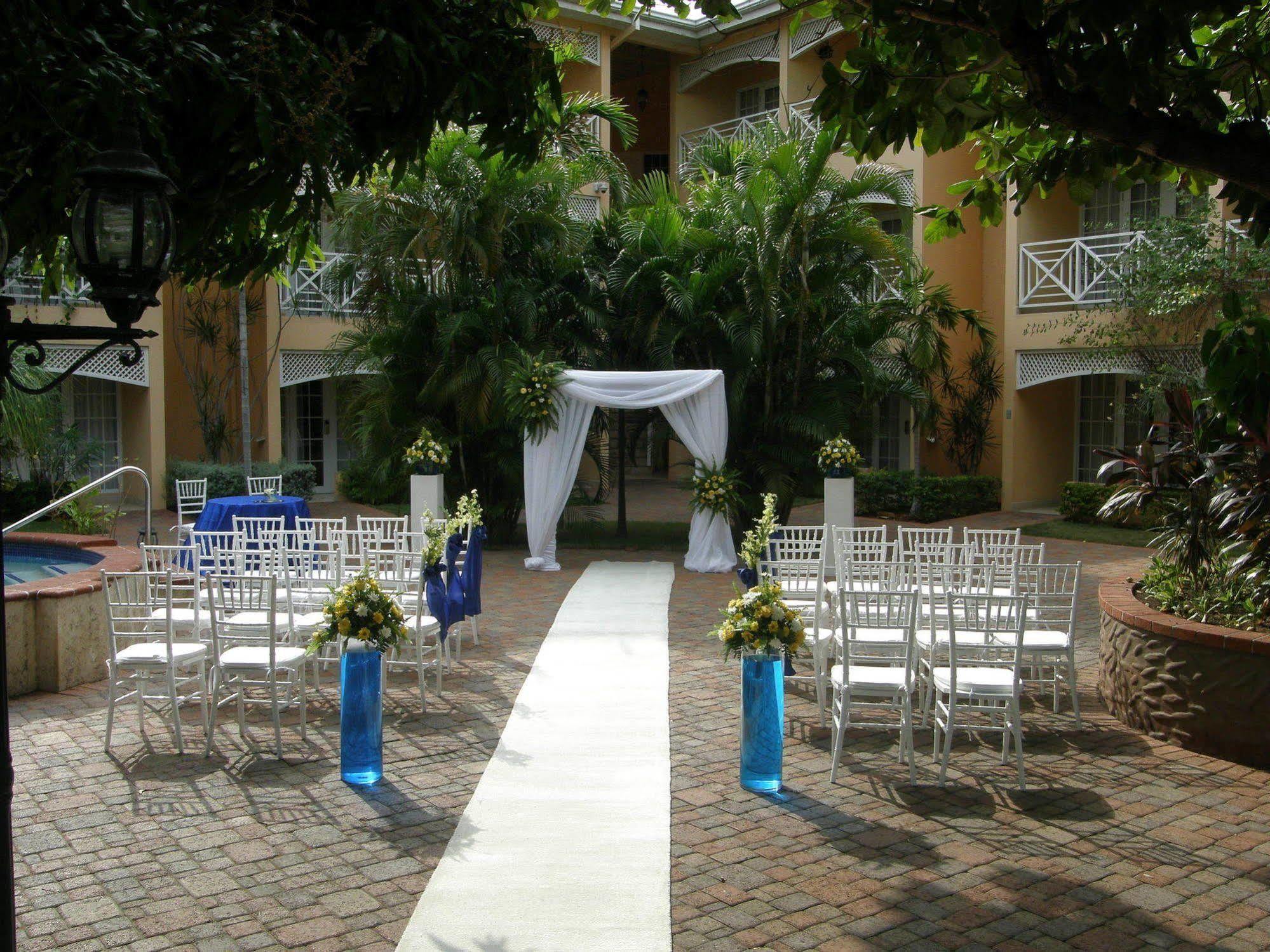 Four Seasons Hotel Kingston Exterior photo